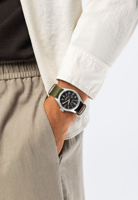 Mechanical Power Reserve 40 mm 7